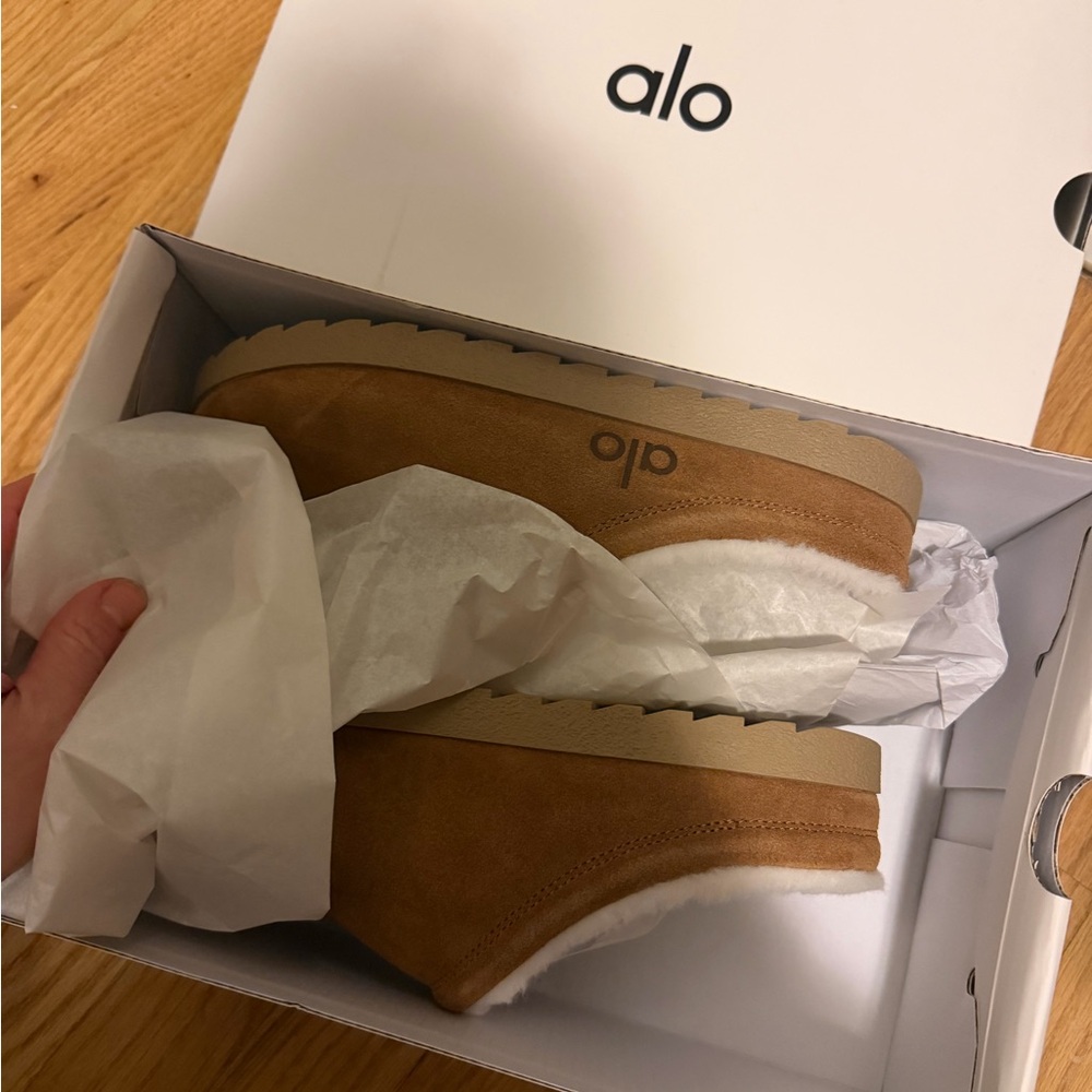 ALO Yoga Tan Suede Slip-Ons - Picture 4 of 8